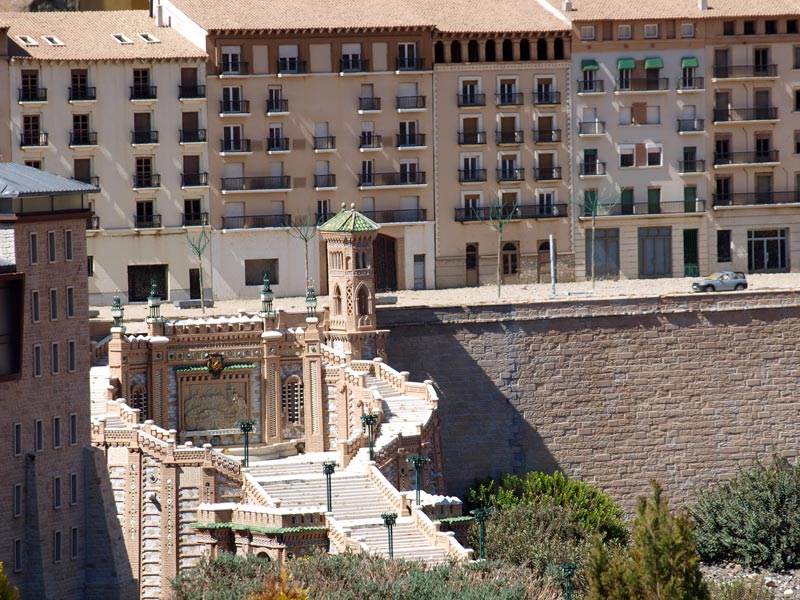 Paseo del Óvalo - escalinata (Teruel) - Pirenarium, los Pirineos en miniatura 🗺️ Foro España