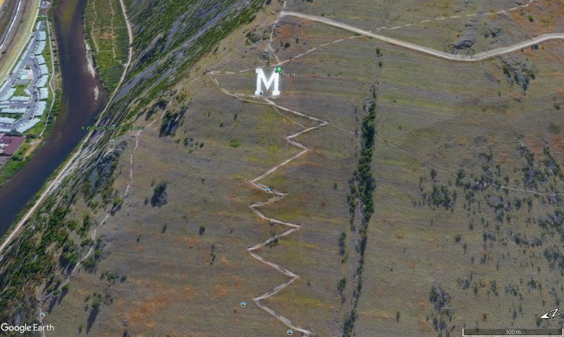 The M, Missoula, Montana, EE. UU. 1 - Cartel en Chacra y Mar, Perú 🗺️ Foro General de Google Earth