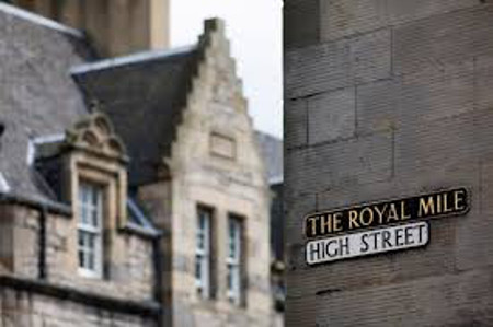 La Royal Mile. Edimburgo, Escocia 0