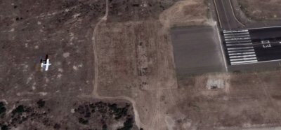 Avioneta volando a ras de suelo en Durango, México