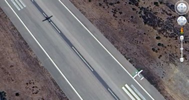 Avioneta volando en Ben Slimane Airport