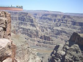 pasarela sobre el gran cañon