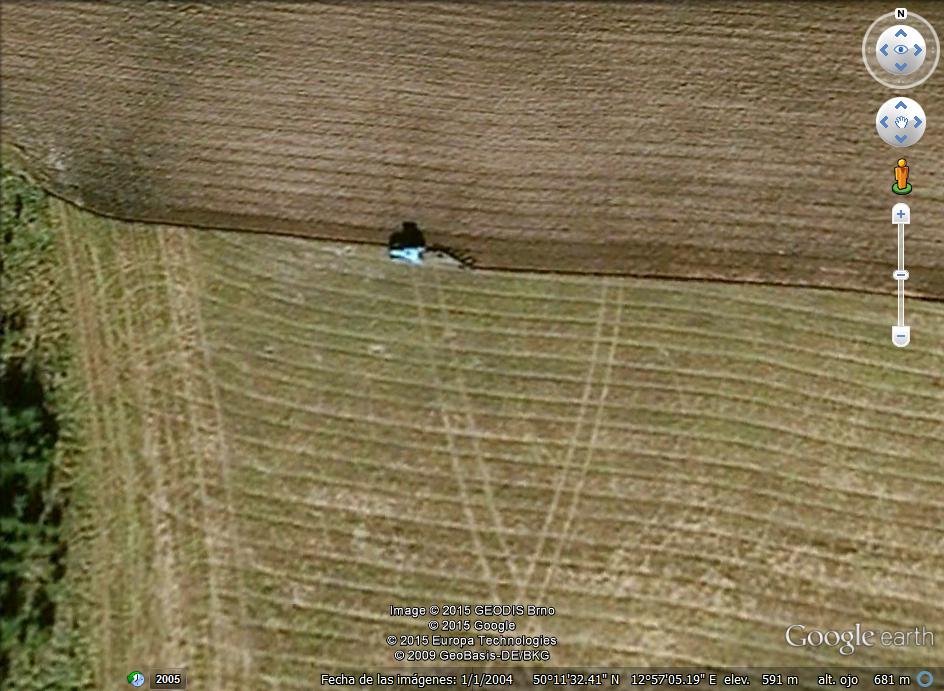 Tractor en República Checa 1 - Hombre y su perro - Holanda 🗺️ Foro General de Google Earth