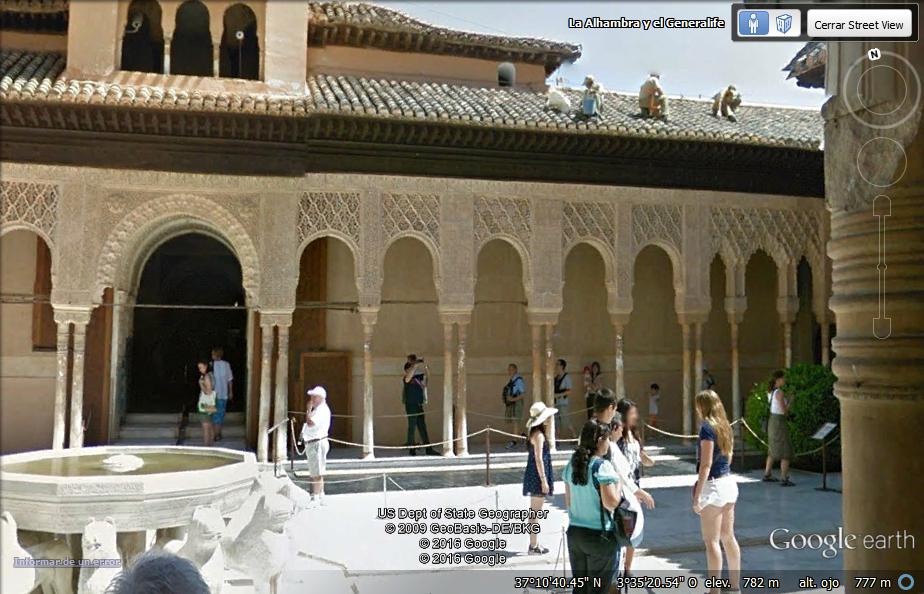 Operarios arreglando el tejado de la Alhambra (Streetview) 2