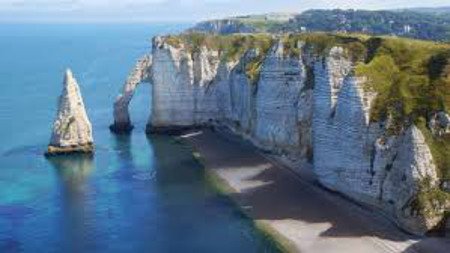 Étretat, La Costa Albatre, Francia 0