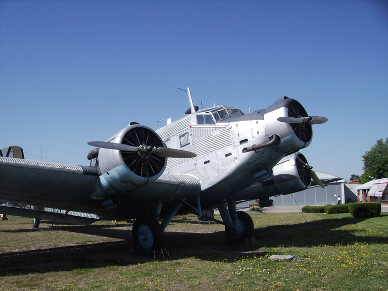 avion de fabricacion alemana - Museo Aeronaval