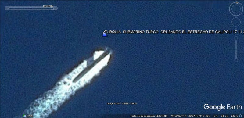 Submarinos turcos navegando por el estrecho de Galípoli 2