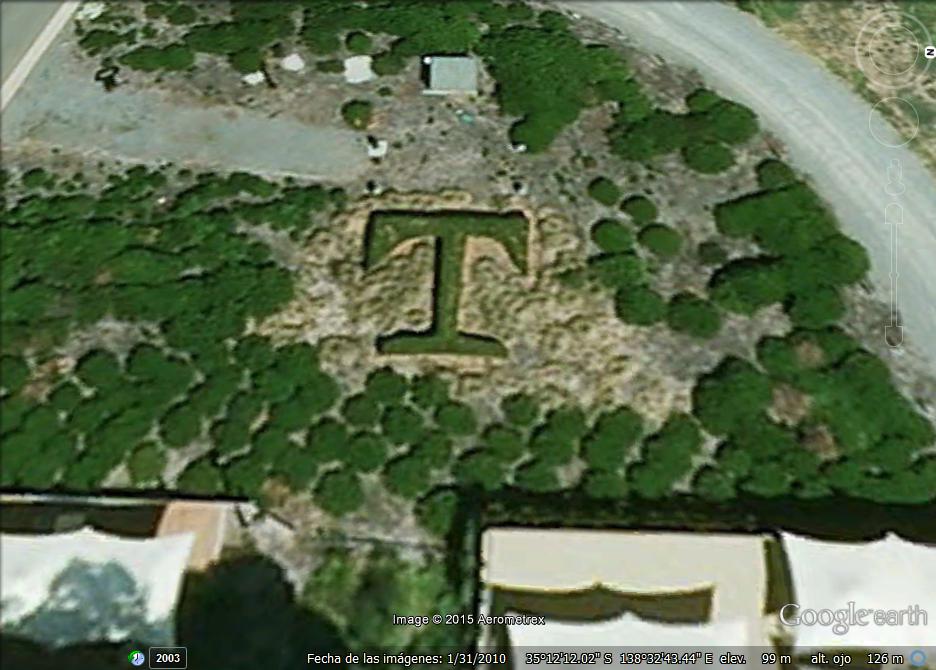 Una T en el valle de McLaren - Australia 0 - Playa Vargas y cartel de Sáhara Vencerá - Gran Canaria 🗺️ Foro General de Google Earth