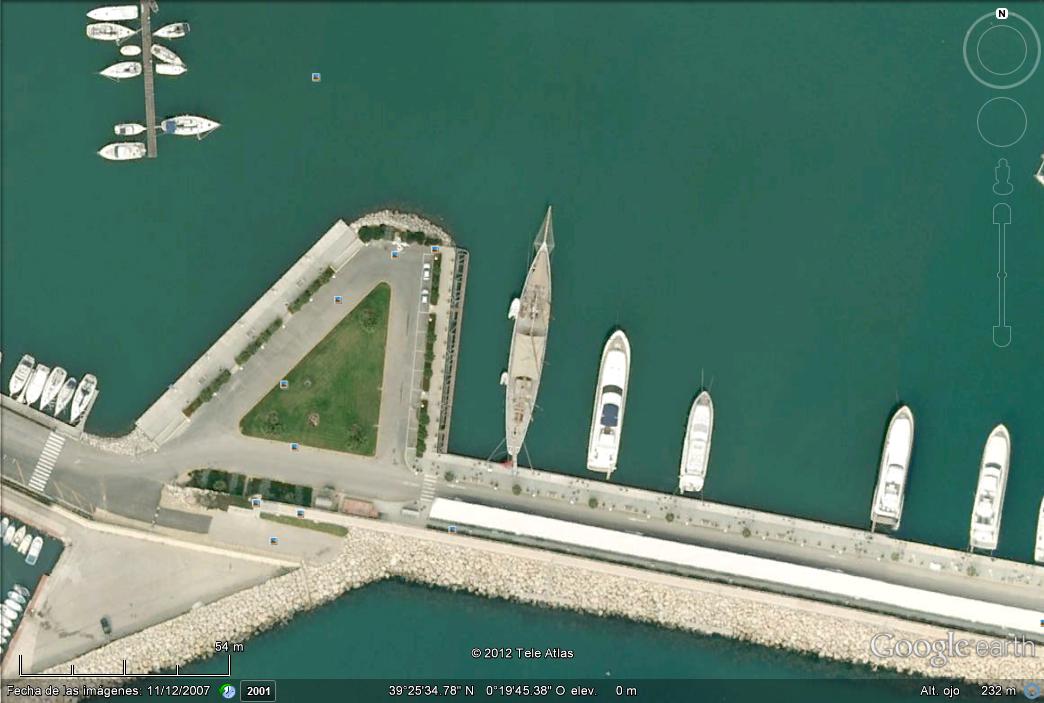 Velero de 65 metros en Valencia 1 - El Guayas, buque escuela Euatoriano 🗺️ Foro General de Google Earth