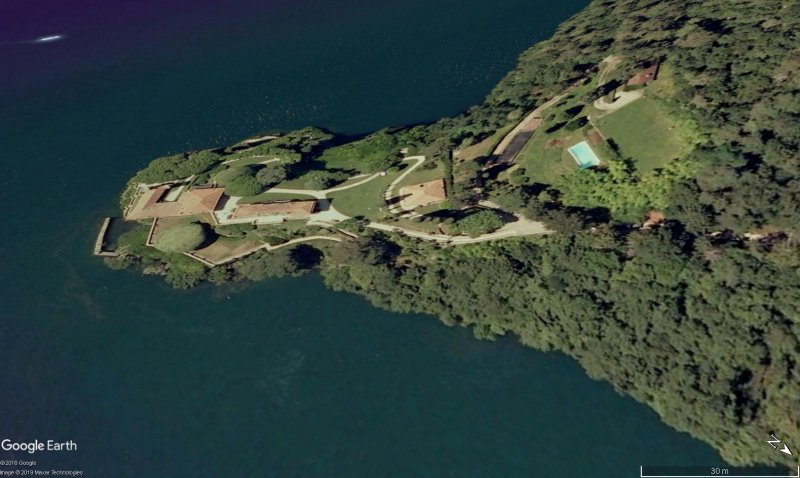 Villa del Balbianello 1 - Localizacion película:  Este Muerto Esta Muy Vivo  🗺️ Foro General de Google Earth